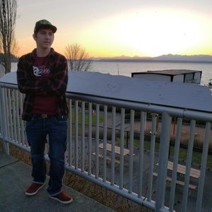 Meet your Posher, Travis